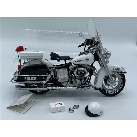 Franklin mint Harley Davidson police patrol bike